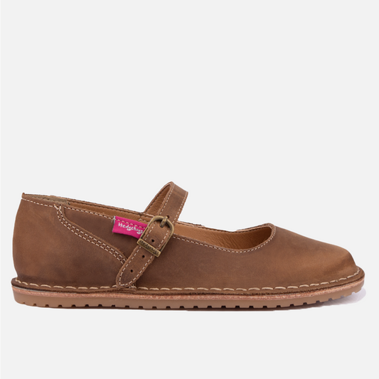 A side profile of the Hedgehogs Jade shoe in Santiago tan leather 