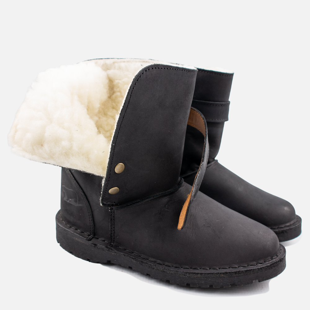 View of the Black Nubuck unisex Igloo Winter Boots showing the genuine sheeps wool lining.