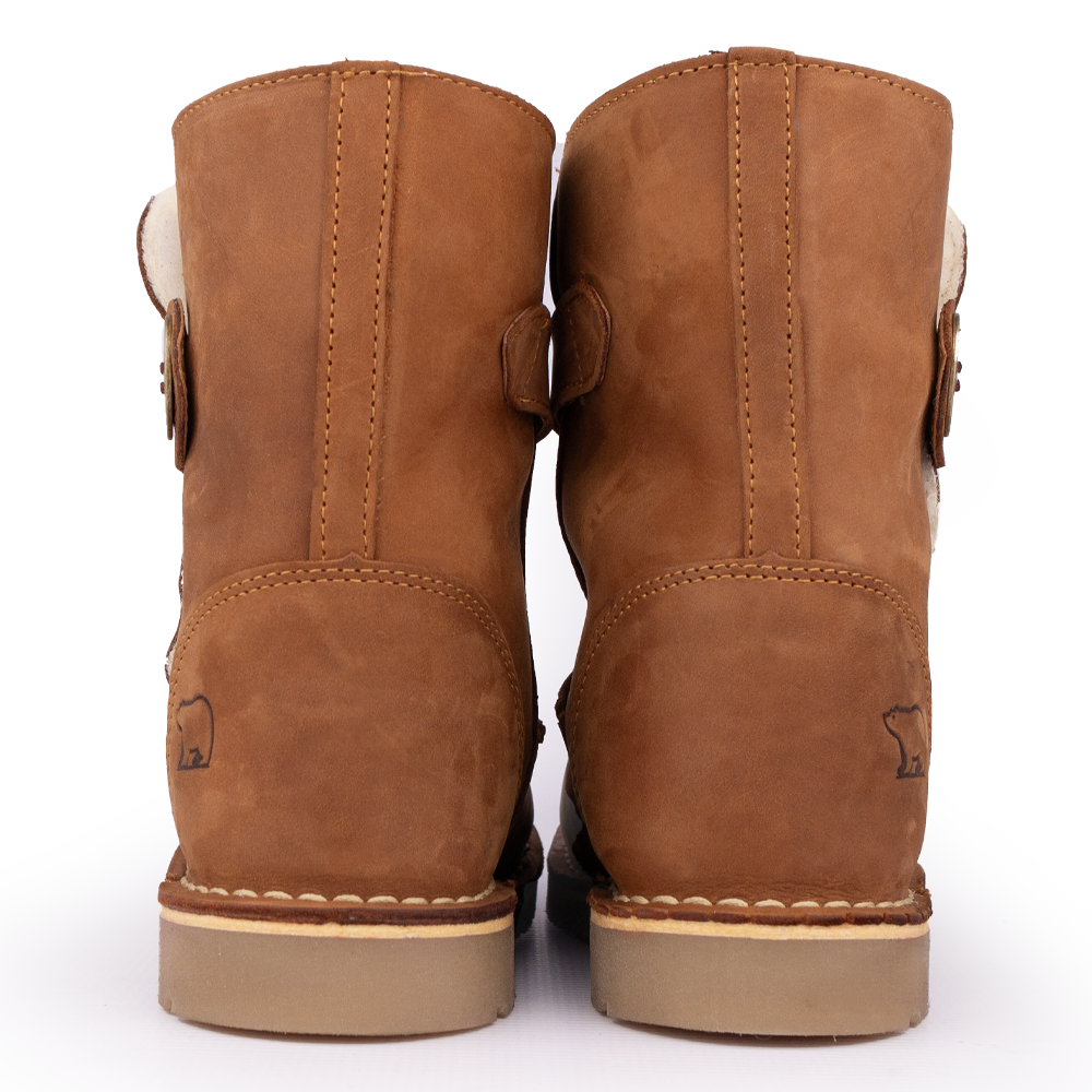 Rear view of the heel and stitch detail on the Igloo Alaska winter boot. 