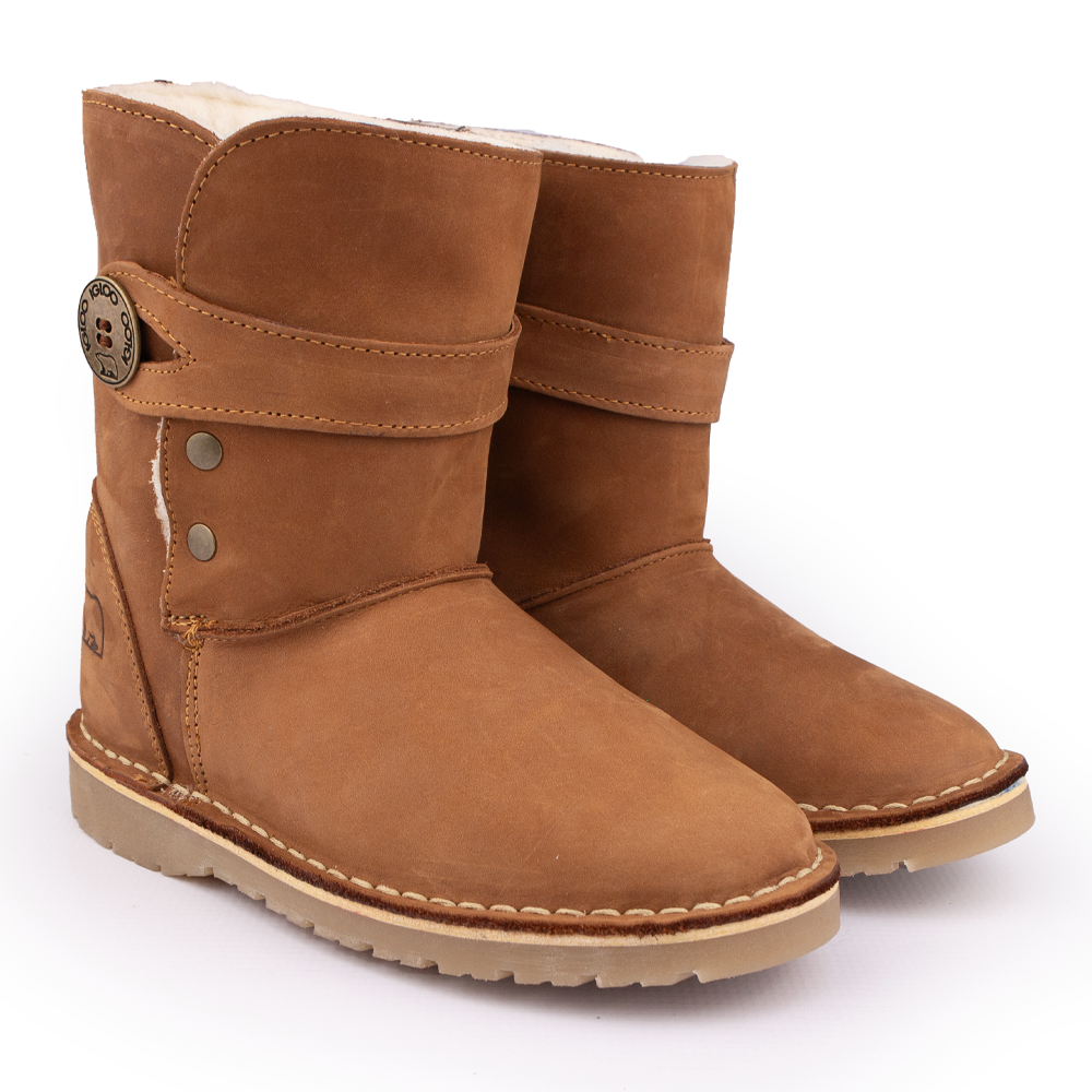 Pair of Igloo Alaska women's winter boots in Houston Tan Nubuck leather and sheared sheets wool lining. 